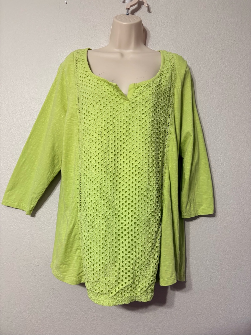 Cute Cotton Coldwater Creek Lime Green Eyelet Front Tunic Top Scoop Neck w Split
